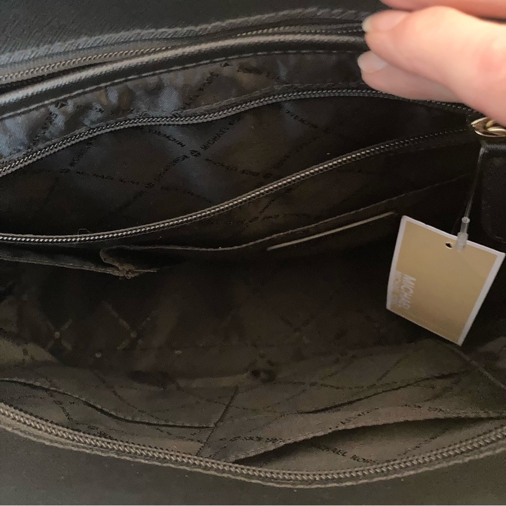 Michael Kors Jet Set Travel Tote - Picture 12 of 14